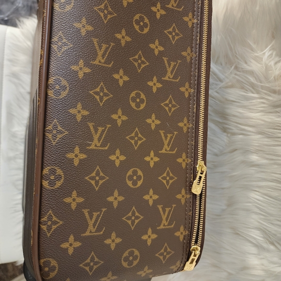 Monogram Louis Vuitton Pegase 45 - Picture 7 of 17
